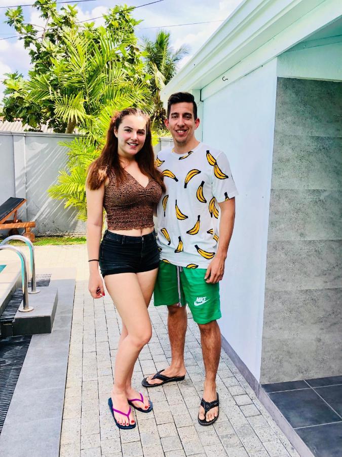 Bony'S Holiday Inn نيجومبو المظهر الخارجي الصورة