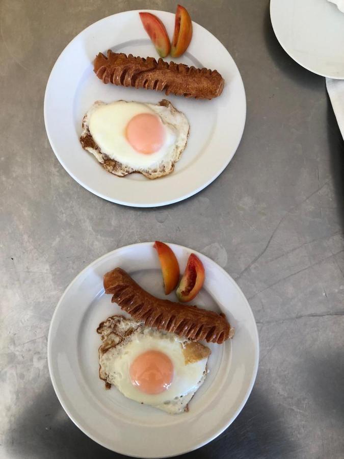 Bony'S Holiday Inn نيجومبو المظهر الخارجي الصورة